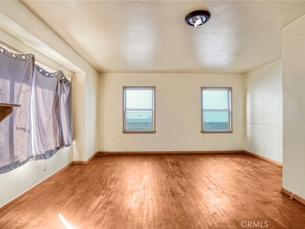 10807 Compton Avenue, Los Angeles CA 90059