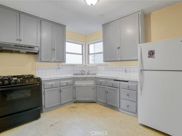 10807 Compton Avenue, Los Angeles CA 90059