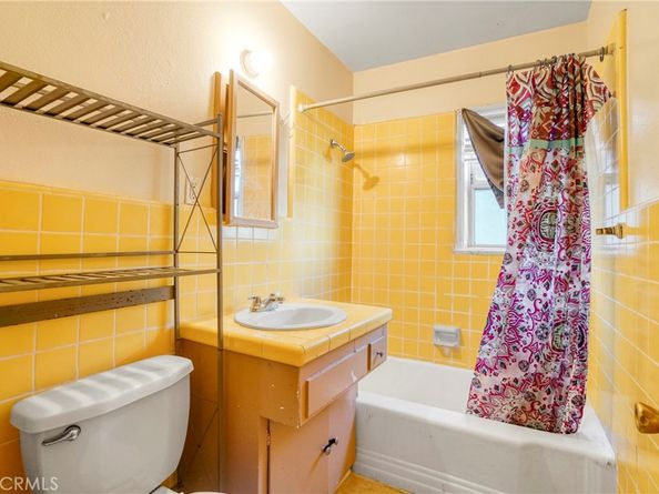 10807 Compton Avenue, Los Angeles CA 90059