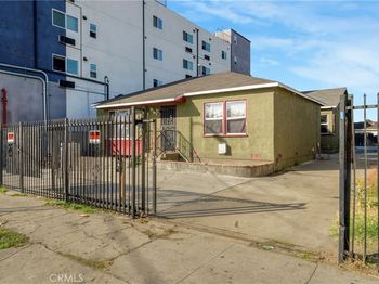 10807 Compton Avenue