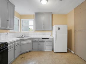 10807 Compton Avenue, Los Angeles CA 90059