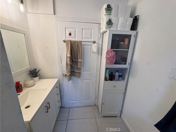 1610 N Fries Avenue, Wilmington CA 90744