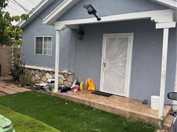 1610 N Fries Avenue, Wilmington CA 90744