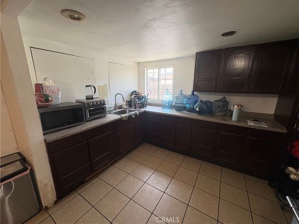 1610 N Fries Avenue, Wilmington CA 90744