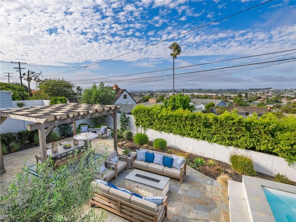 237 Via Los Miradores, Redondo Beach CA 90277