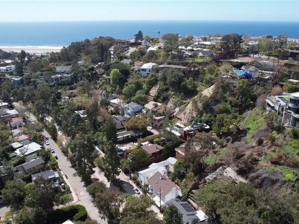 507 W Rustic Rd., Santa Monica CA 90402