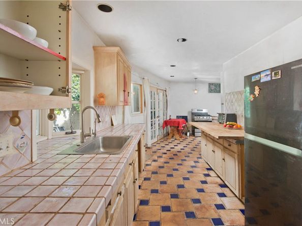 507 W Rustic Rd., Santa Monica CA 90402