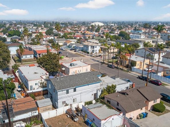 8463 S Halldale, Los Angeles CA 90047