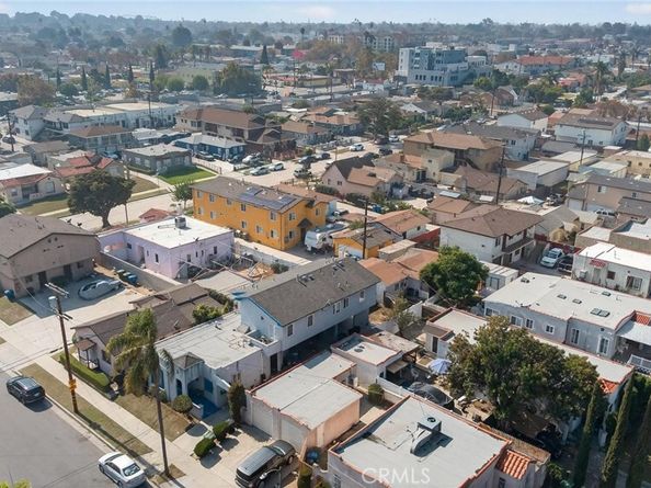 8463 S Halldale, Los Angeles CA 90047