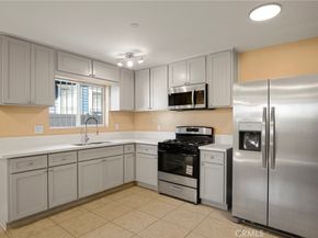 1045 E 20th Street, Los Angeles CA 90011