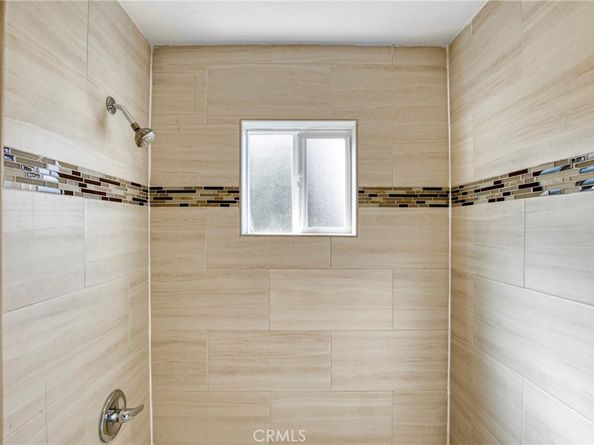 1045 E 20th Street, Los Angeles CA 90011