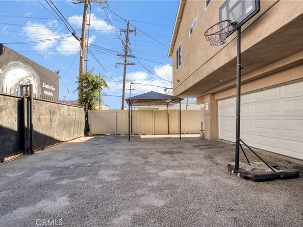 1045 E 20th Street, Los Angeles CA 90011