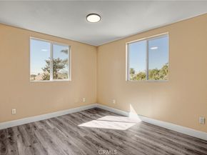 1045 E 20th Street, Los Angeles CA 90011