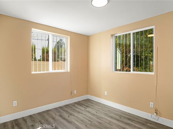 1045 E 20th Street, Los Angeles CA 90011