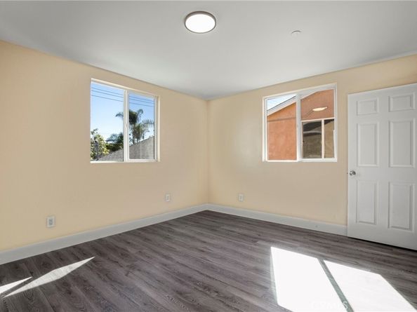 1045 E 20th Street, Los Angeles CA 90011