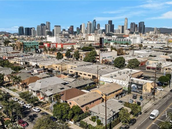 1045 E 20th Street, Los Angeles CA 90011