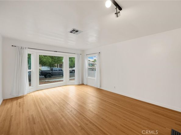 8828 Zeiler, Arleta CA 91331