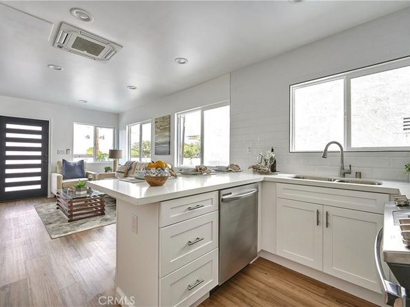 2921 S Pacific Avenue, San Pedro CA 90731