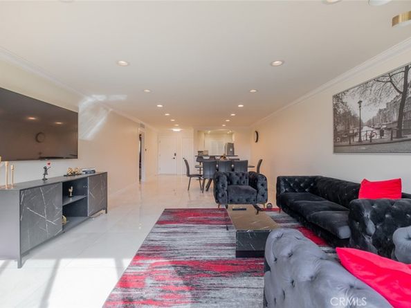 1935 Alpha Road 321, Glendale CA 91208