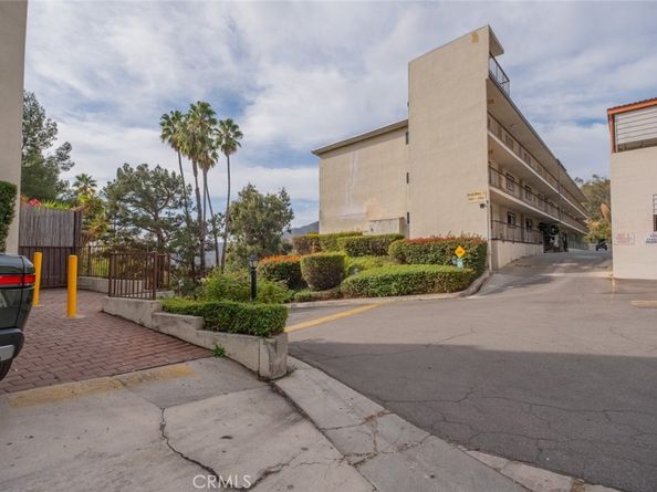 1935 Alpha Road 321, Glendale CA 91208