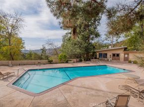 1935 Alpha Road 321, Glendale CA 91208