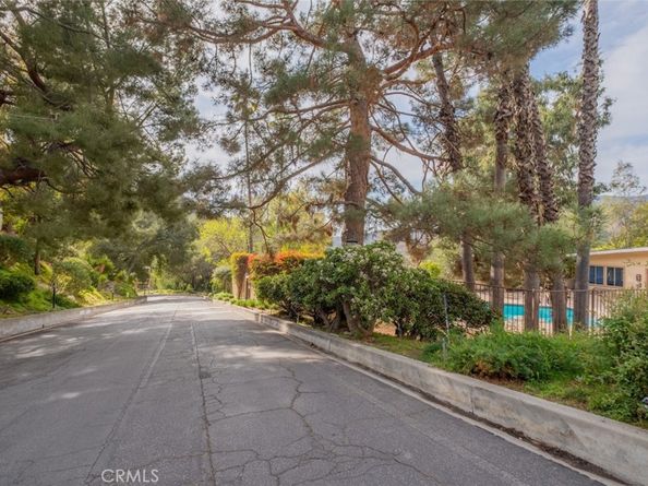 1935 Alpha Road 321, Glendale CA 91208