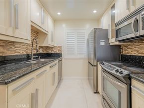 1935 Alpha Road 321, Glendale CA 91208