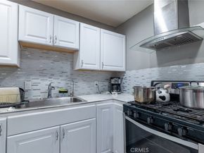22113 Cantlay Street, Canoga Park CA 91303