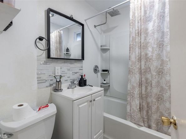 22113 Cantlay Street, Canoga Park CA 91303