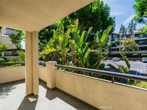 21500 Burbank Boulevard 107, Woodland Hills CA 91367
