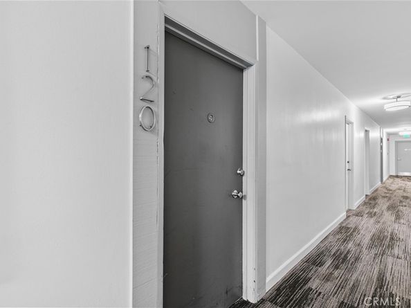 960 Larrabee Street 120, West Hollywood CA 90069