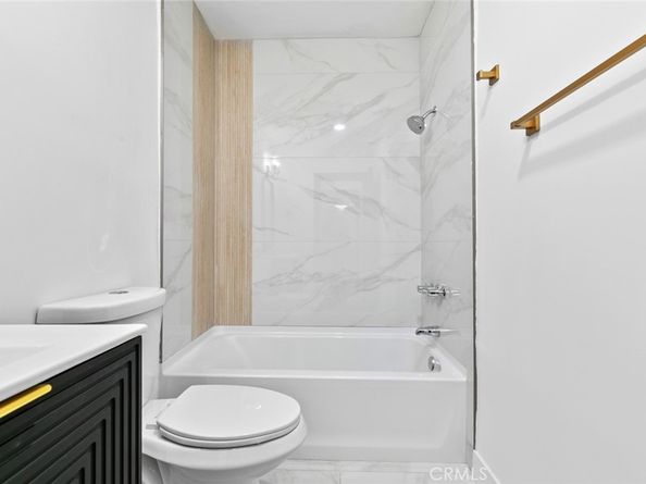 960 Larrabee Street 120, West Hollywood CA 90069