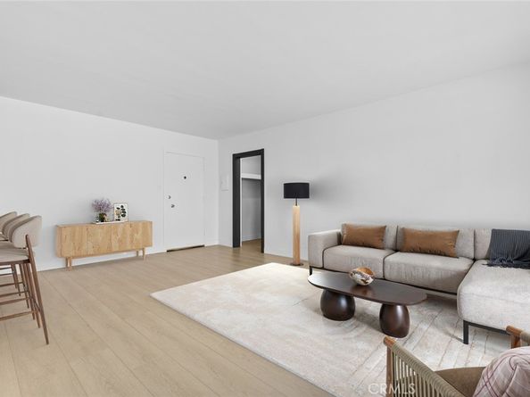 960 Larrabee Street 120, West Hollywood CA 90069