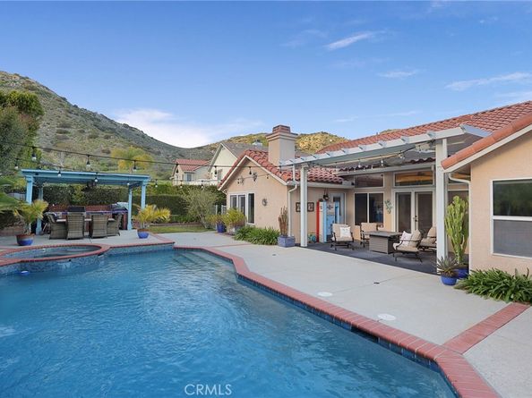 24632 Stagg Street, West Hills CA 91304