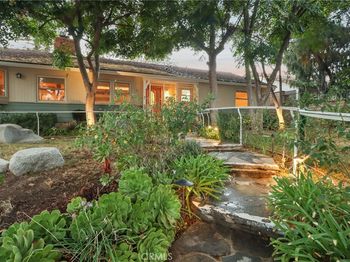 11129 White Oak