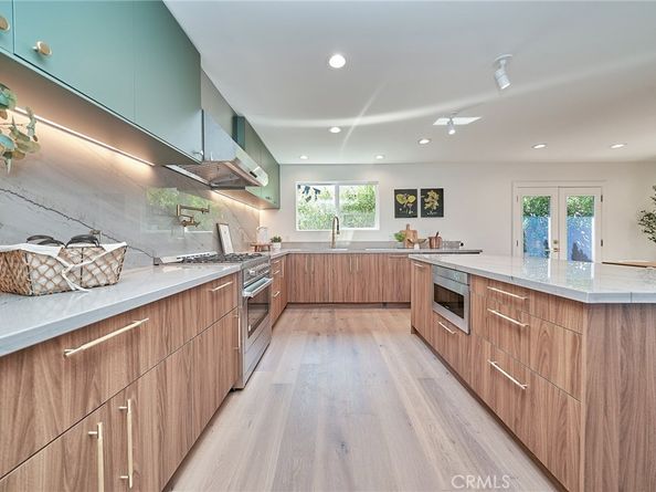 9604 Swinton, North Hills CA 91343