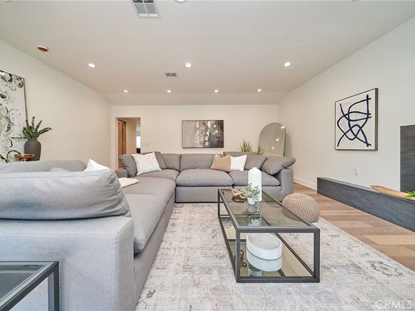 9604 Swinton, North Hills CA 91343