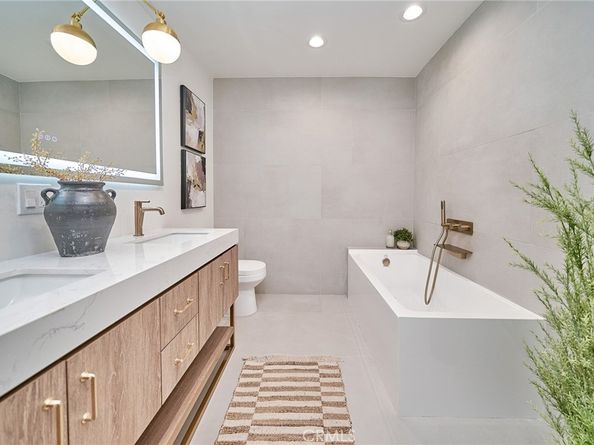 9604 Swinton, North Hills CA 91343