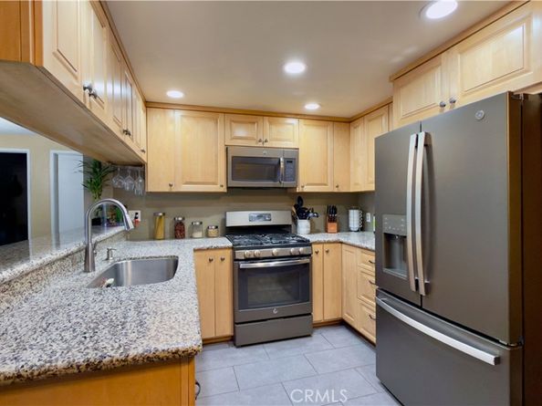 10943 Laurel Canyon A6, San Fernando CA 91340