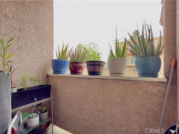 10943 Laurel Canyon A6, San Fernando CA 91340