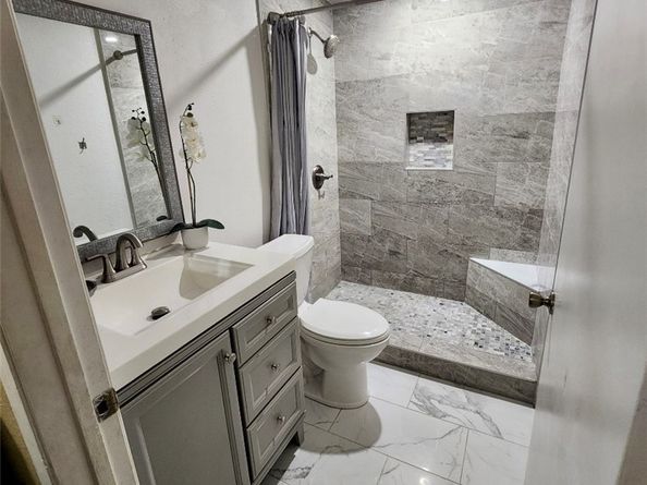 10943 Laurel Canyon A6, San Fernando CA 91340