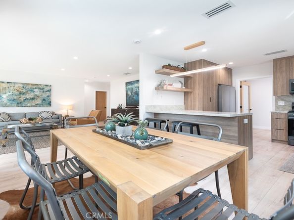 5808 Irvine Avenue, North Hollywood CA 91601