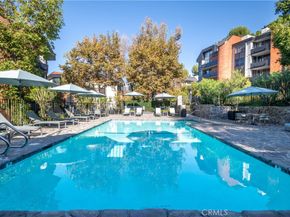 4774 Park Encino 206, Encino CA 91436