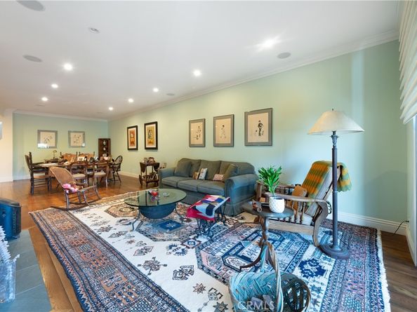 4774 Park Encino 206, Encino CA 91436