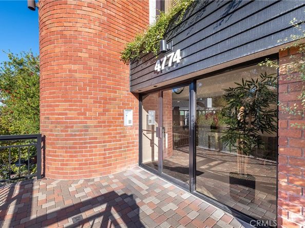 4774 Park Encino 206, Encino CA 91436