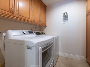 4774 Park Encino 206, Encino CA 91436