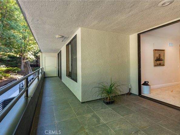 4774 Park Encino 206, Encino CA 91436