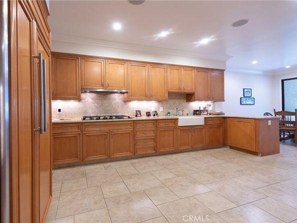 4774 Park Encino 206, Encino CA 91436