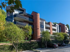 4774 Park Encino 206, Encino CA 91436