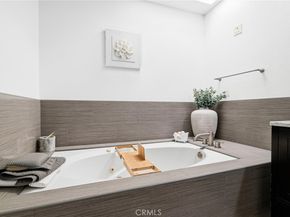 14100 Dickens St 2, Sherman Oaks CA 91423